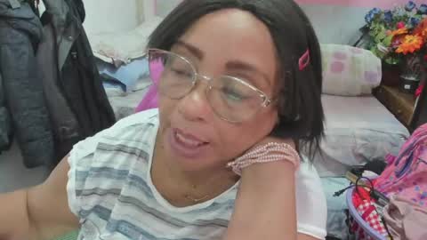 mrs_mommy online show from May 17, 5:56 pm