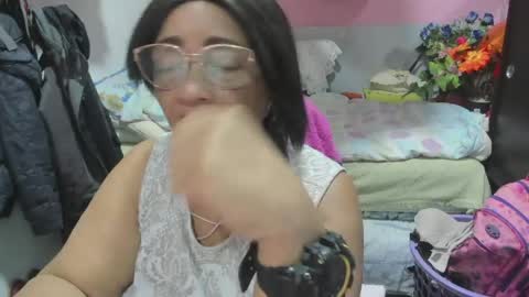 mrs_mommy online show from May 13, 12:50 am