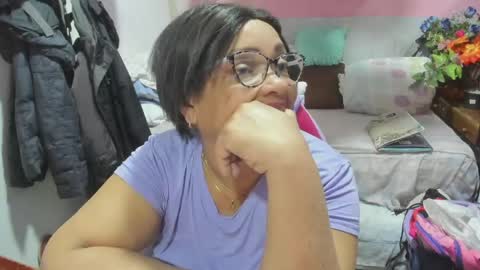 mrs_mommy online show from May 16, 1:52 am