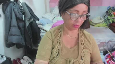 mrs_mommy online show from May 19, 6:59 pm
