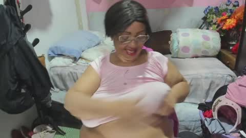 mrs_mommy online show from May 24, 1:26 am