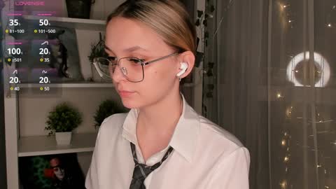 Elizabeth online show from February 2, 3:17 pm