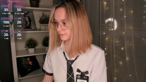 Elizabeth online show from February 8, 3:00 pm