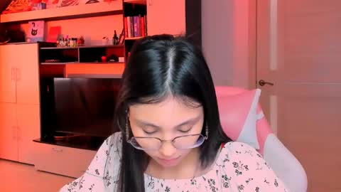 ms_emily_ online show from May 12, 10:55 am