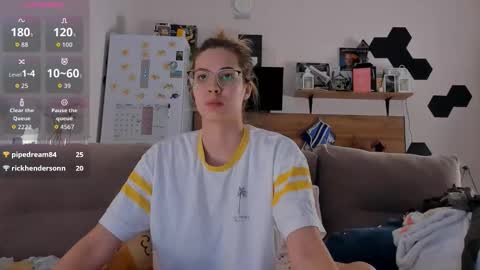 Ms ForYOU online show from November 29, 4:38 am