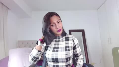 Freya online show from May 11, 2:35 am