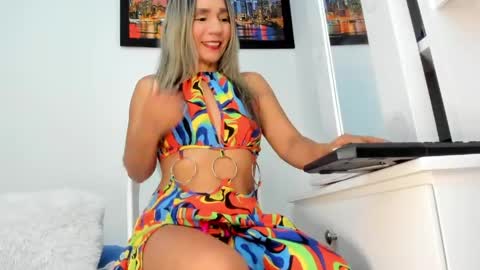 Luna  online show from May 5, 2:03 am