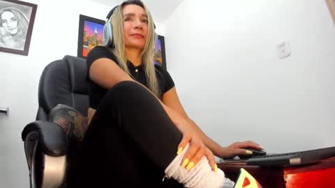 Luna  online show from November 20, 12:55 am