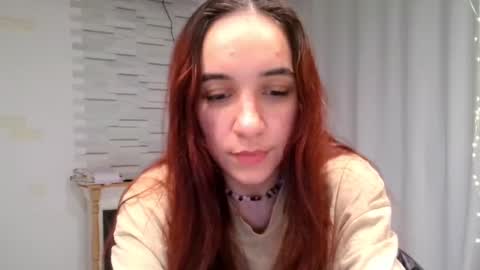 Snapshot of ms_sophiee chatting on December 4, 11:35 pm ms_sophiee online show from December 4, 11:35 pm