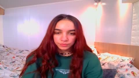 Snapshot of ms_sophiee chatting on December 5, 9:17 pm ms_sophiee online show from December 5, 9:17 pm