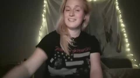 msclairewhatever online show from December 1, 7:34 am