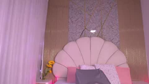 Manuela  online show from May 23, 3:27 am