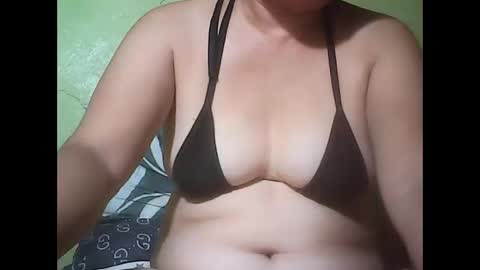 Snapshot of muffy_bunny chatting on October 1, 7:35 am muffy_bunny online show from October 1, 7:35 am