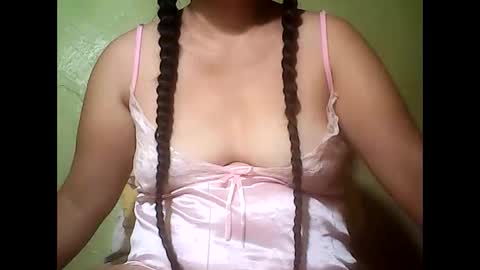 Snapshot of muffy_bunny chatting on February 10, 7:49 pm muffy_bunny online show from February 10, 7:49 pm