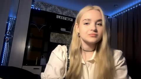 Alice online show from May 6, 4:33 pm