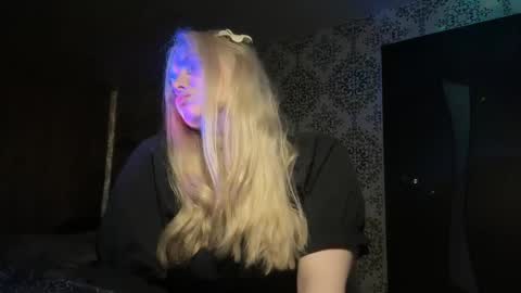 Alice online show from May 5, 4:32 pm