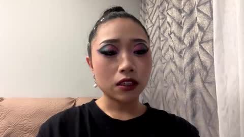 Mia online show from March 21, 11:04 am