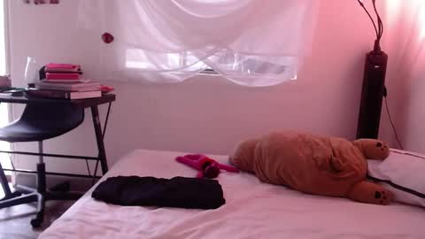   online show from May 18, 8:37 pm