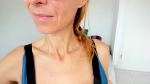 LOVELY JULIA  Peter DAY online show from May 20, 2:14 pm
