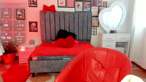 mushi_ online show from May 11, 7:55 pm