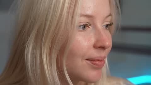 STELLA  Im here today online show from January 19, 3:32 pm