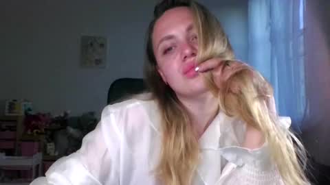 myaualice online show from June 12, 7:44 pm