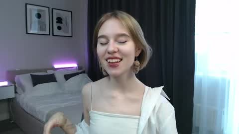 Lana online show from May 19, 11:06 am