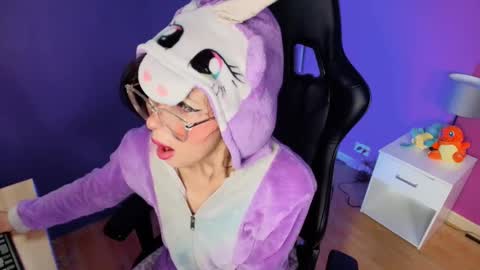 Milly Cute online show from February 4, 4:37 am