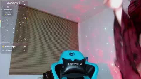 Nicoll Independent model Please help me to reach 100 thumbs up online show from February 19, 6:57 am