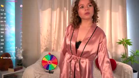 Monique with Curls online show from May 8, 7:11 am
