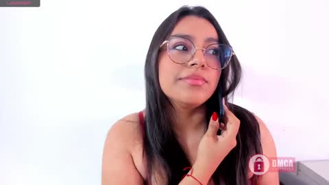 Snapshot of mypretty_isabella chatting on January 11, 2:58 pm Bella online show from January 11, 2:58 pm