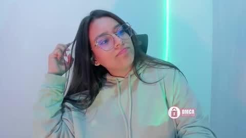 Snapshot of mypretty_isabella chatting on September 10, 7:08 am Bella online show from September 10, 7:08 am