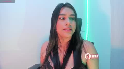 Snapshot of mypretty_isabella chatting on October 1, 6:07 am Bella online show from October 1, 6:07 am
