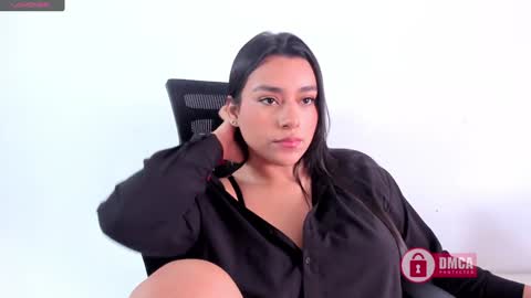 Snapshot of mypretty_isabella chatting on January 17, 3:00 pm Bella online show from January 17, 3:00 pm