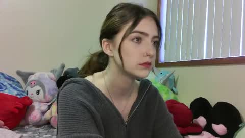 myrawood online show from April 4, 1:37 am