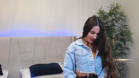 Miryam online show from October 9, 10:41 am