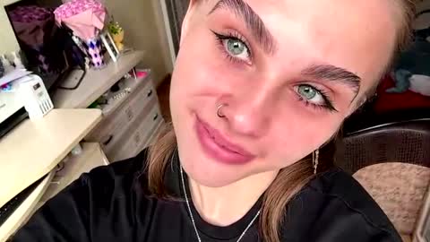 Ele online show from April 1, 7:42 am