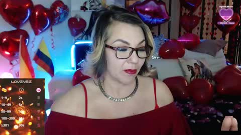 Snapshot of myrnasexxx chatting on February 15, 4:25 am Myrna Sessions online show from February 15, 4:25 am