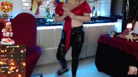 Snapshot of myrnasexxx chatting on December 28, 2:54 am Myrna Sessions online show from December 28, 2:54 am