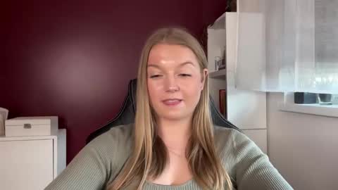 Erica online show from May 8, 2:09 pm