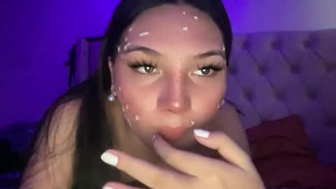 UR GIRL NEXTDOOR online show from May 18, 8:53 am