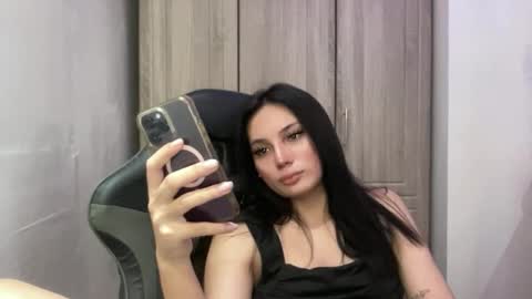 UR GIRL NEXTDOOR online show from May 14, 6:58 pm