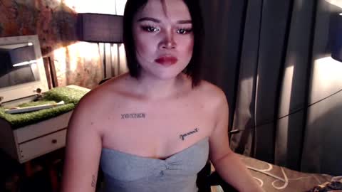 UR GIRL NEXTDOOR online show from February 17, 5:04 am