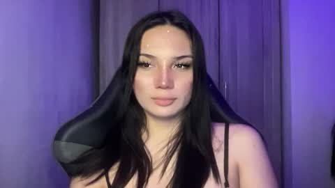 UR GIRL NEXTDOOR online show from May 20, 8:06 pm