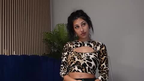 mysticdesire_ online show from September 26, 4:32 am