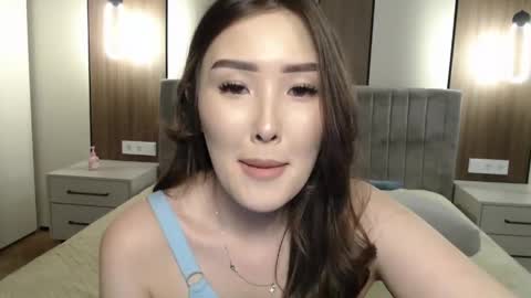 mysticsirenn online show from May 24, 3:11 pm