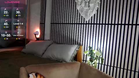 Angeline online show from May 16, 7:02 pm