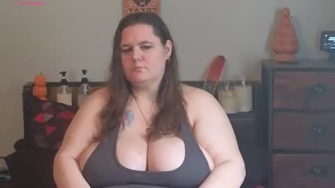 Mzjuicybootay online show from October 17, 7:06 pm