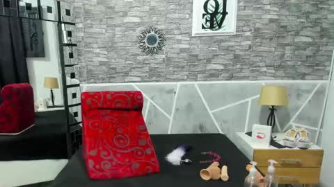 naahomi online show from December 12, 11:18 am