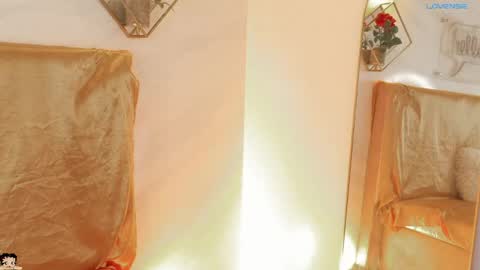 naamah_b online show from May 11, 2:41 pm
